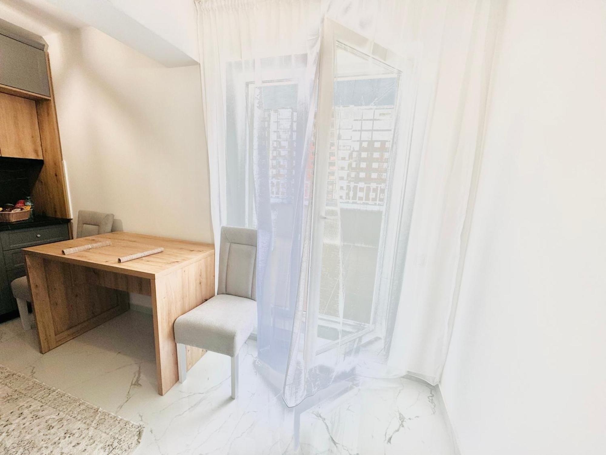 Luxury Apartment Sinuhe Braşov Exteriör bild